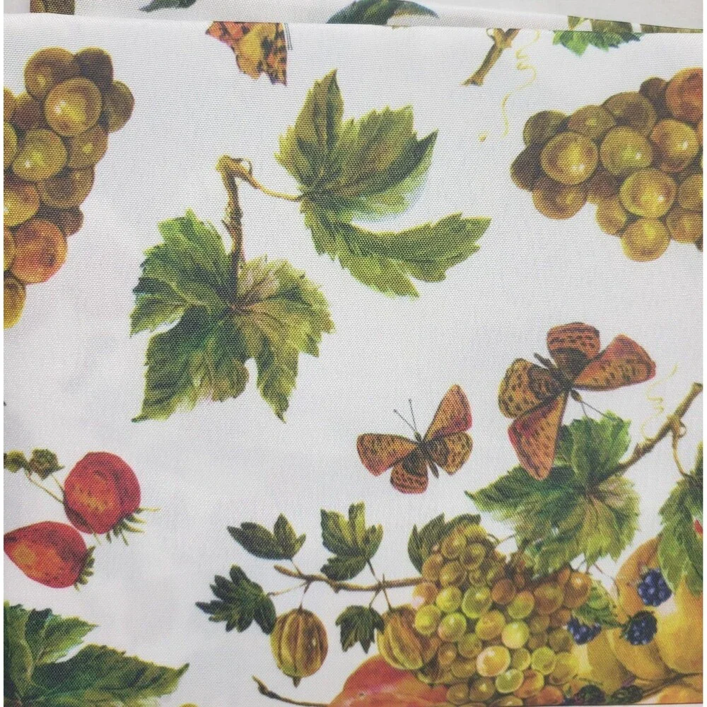 1 Printed Fabric Tablecloth,52